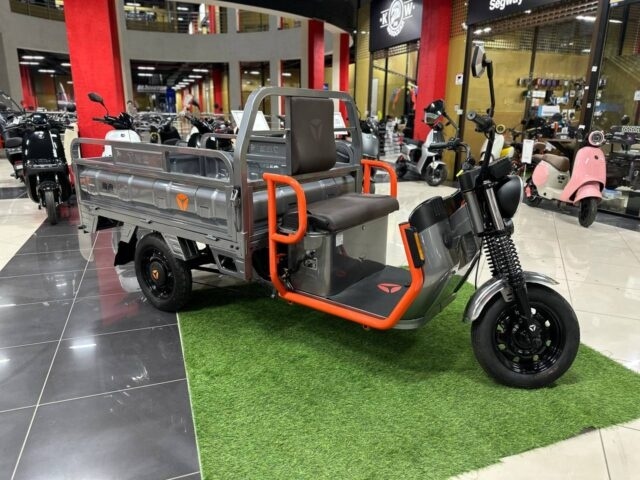 Премиальный электрический грузовой трицикл YADEA ET155H фото 4