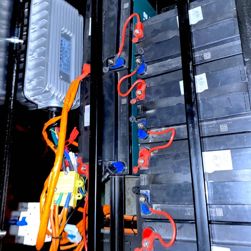 Квадрицикл грузовой GreenCamel Тендер X1200 Квадро (72V 2500W) кабина, BOX, понижающая фото 14