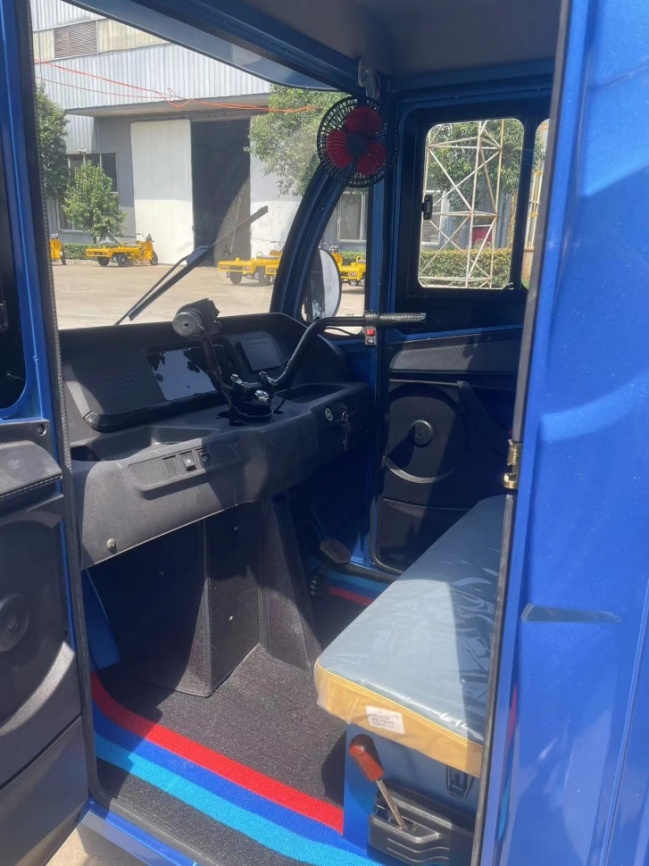 Трицикл грузовой GreenCamel Тендер E1500 (60V 1200W) кабина, BOX, понижающая фото 1